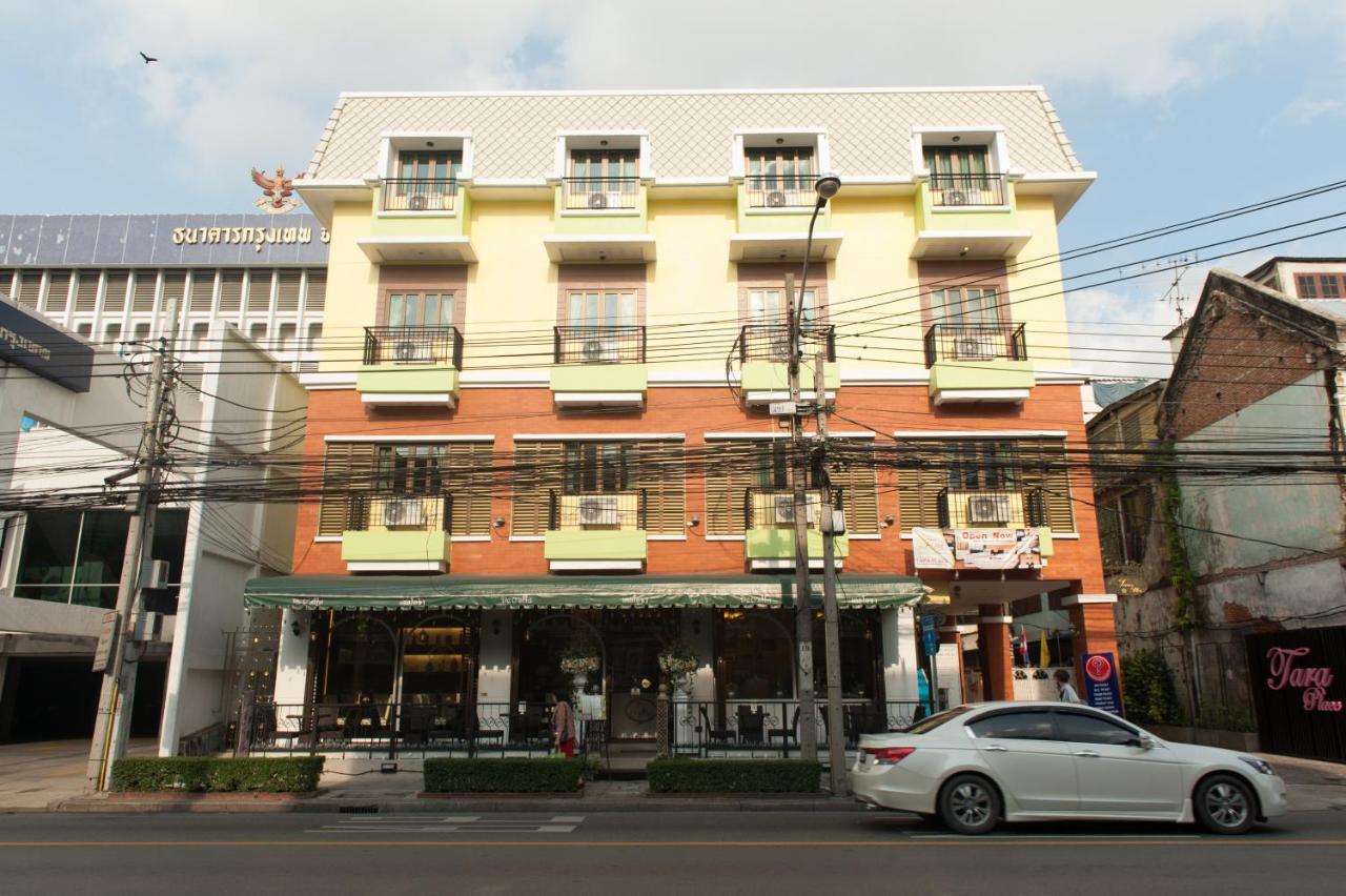 Tara Place Hotel Bangkok Exterior photo